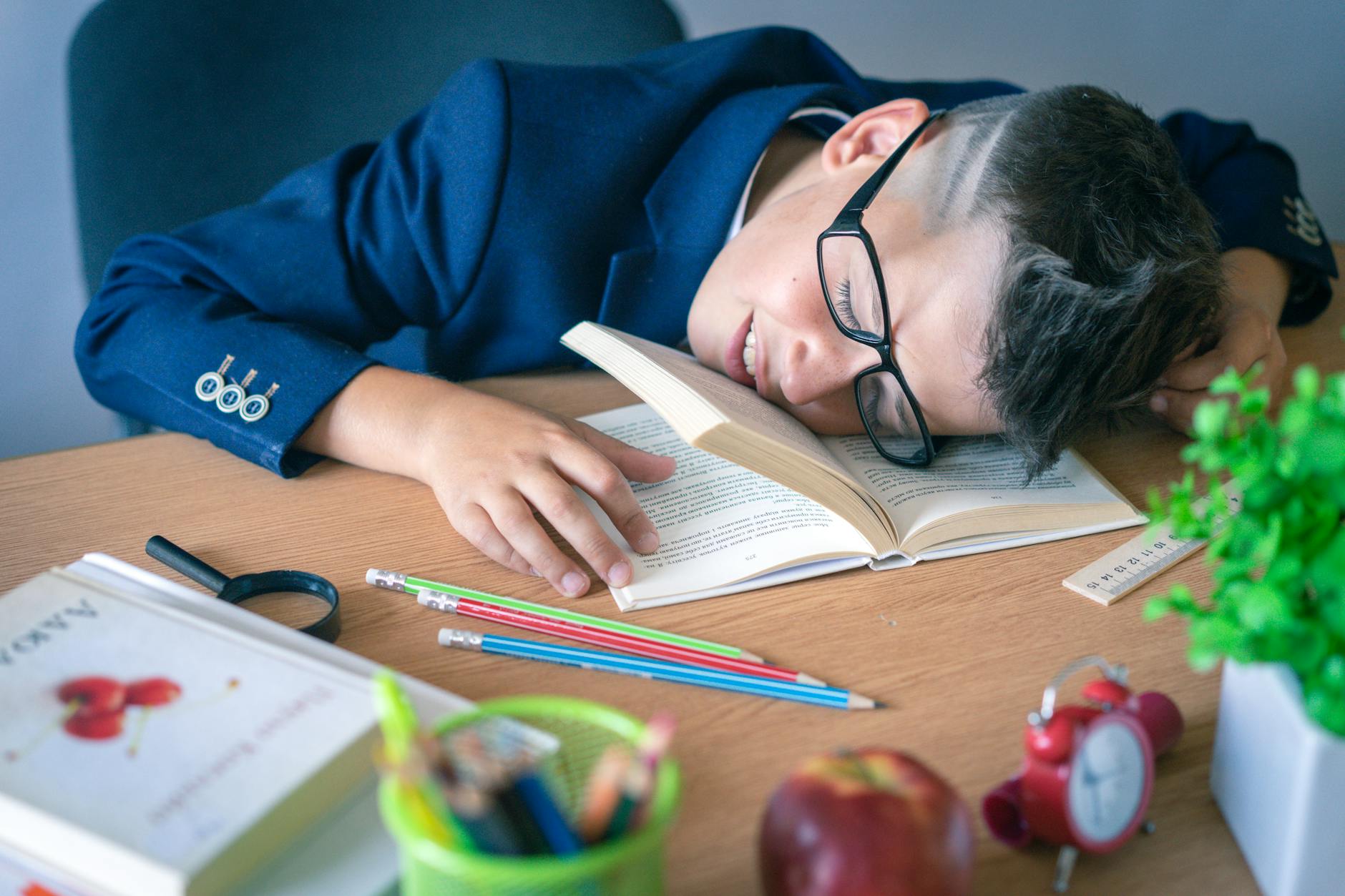 Why Sleep Beats Cramming: How Rest Locks In What You Study